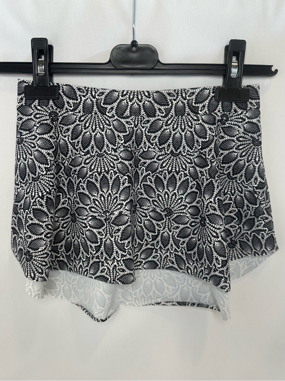 Capezio Curved Pull-On Skirt Ballet Dance Black and White Pattern Tween Large